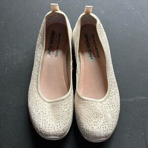 Skechers Women's Cream Lace Ballet Flats with Memory Foam